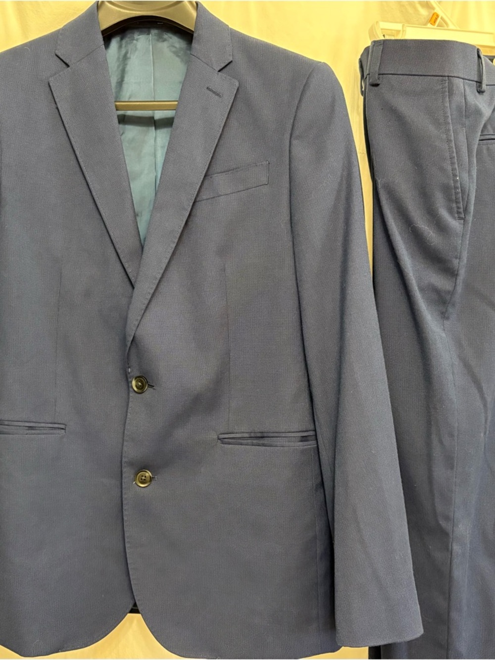 jf j.ferrar Men's Navy Two-Piece Suit